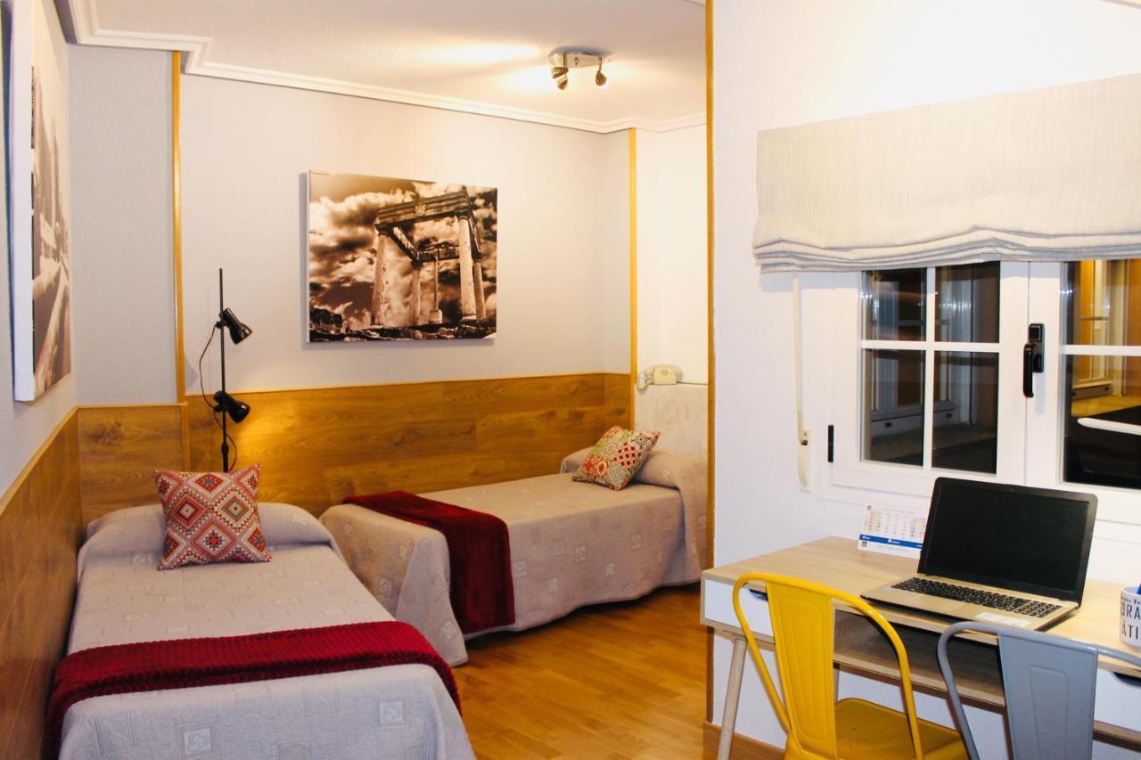 Panorama Atico Apartment Avila Bagian luar foto